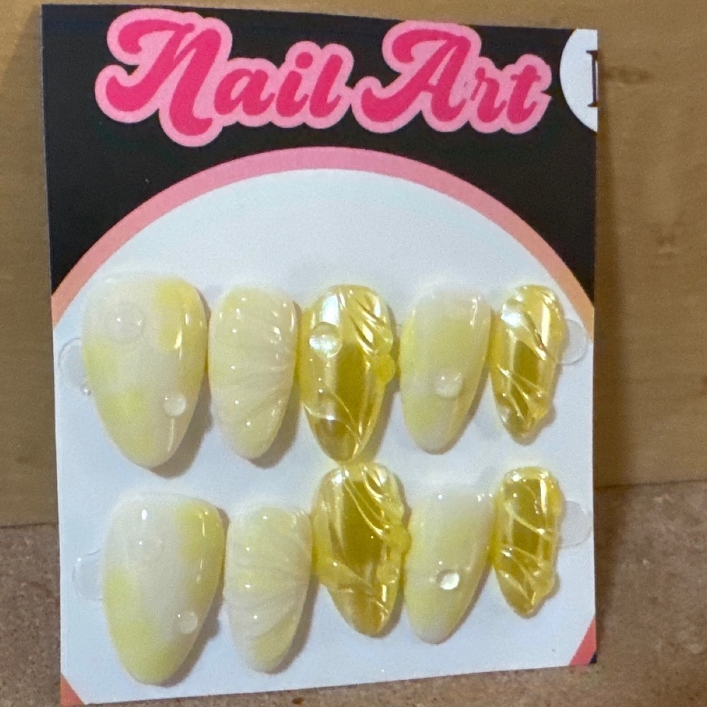 Yellow 3D Textured Press On Nails Water Droplet Seashell Almond Shape 10pc Set